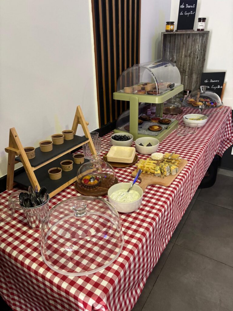 Buffet à volonté – Le Comptoir Chez Vous, buffet à volonté à Bron